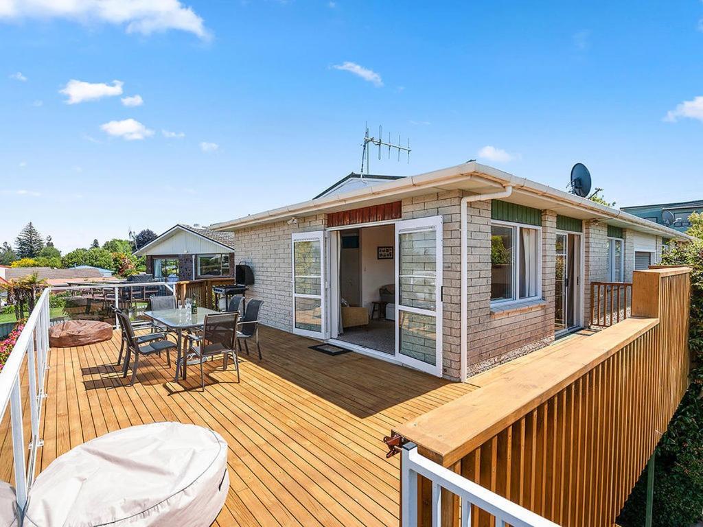 Central Riverside Retreat - Taupo Holiday Home المظهر الخارجي الصورة